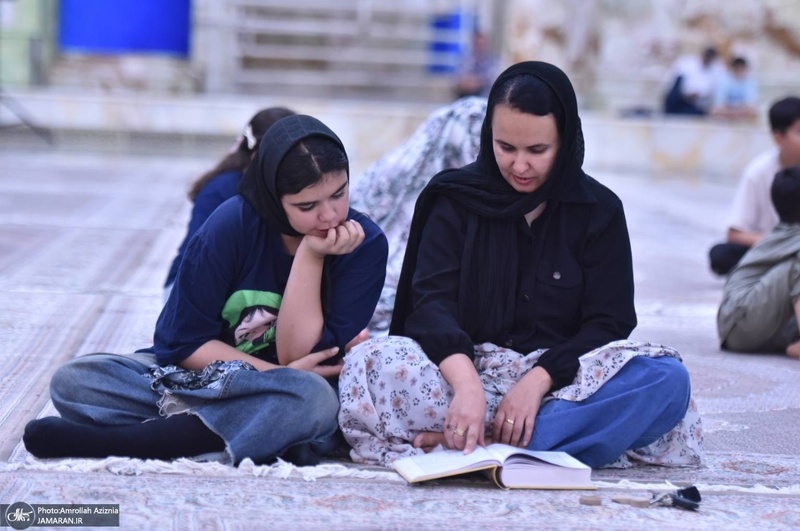 مراسم دعای پرفیض کمیل در حرم امام خمینی (س)