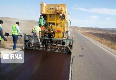 بازدید فرماندار فومن از اجرای پروژه آسفالت روستای شنبه بازار