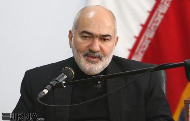 شورای فرهنگ عمومی به حل مشکلات اجتماعی و اقتصادی کمک کند