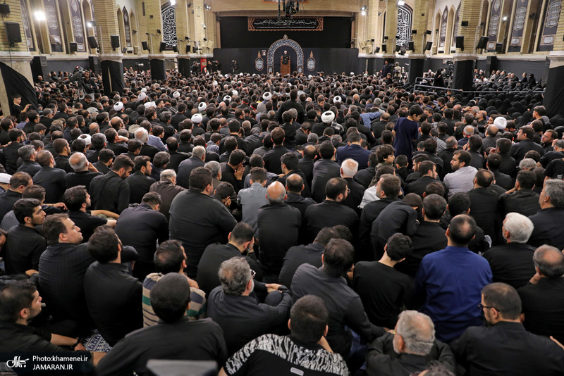 آخرین شب مراسم عزاداری حضرت اباعبدالله الحسین (ع) در حسینیه امام خمینی