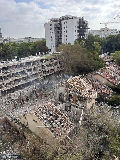 سپاه پاسداران عملیات موشکی گسترده با استفاده از موشک بالستیک چندکلاهکه را علیه رژیم صهیونیستی آغاز کرد