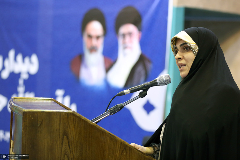 دیدار جمعی از بانوان قرآن پژوه با سیدحسن خمینی