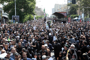 تشییع باشکوه پیکر رئیس جمهوری و یارانش در تهران- 6