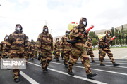 «رژه خدمت» یگان‌های منتخب ارتش در تبریز برگزار شد