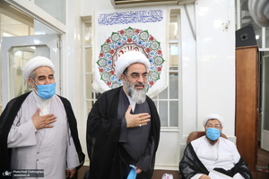 مراسم عمامه گذاری طلاب توسط آیت‌الله العظمی نوری همدانی و آیت الله فاضل لنکرانی در روز عید غدیر