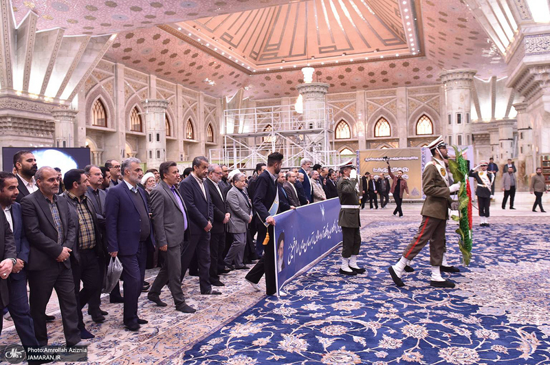 تجدید میثاق رئیس و جمعی از معاونان دانشگاه آزاد اسلامی با آرمان های امام خمینی (س)