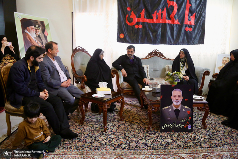 بازدید معاون امور زنان و خانواه ریاست جمهوری از منزل سپهبد شهید سید عبدالرحیم موسوی