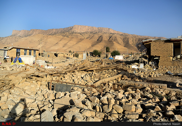 اسقرار بیش از 60 عدد کانکس در منطقه دالاهو  آغاز آوار برداری در شهرستان