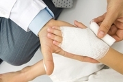 چگونه سوختگی دست را فوری درمان کنیم؟
