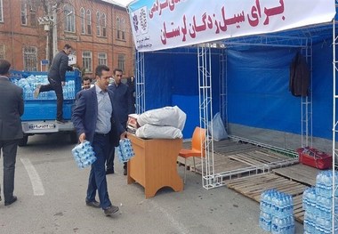 کمک های مردمی گناوه به سیل زدگان مدیریت شود