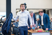 حرکت جوانمردانه قهرمان شطرنج جهان+ فیلم