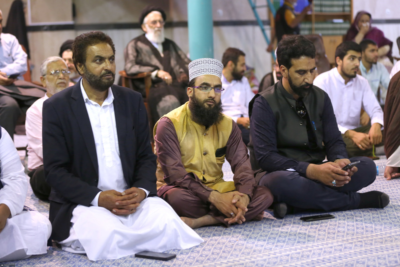 بازدید میهمانان خارجی مراسم بزرگداشت امام از جماران