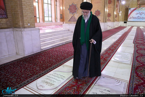 حضور رهبر معظم انقلاب در مرقد مطهر امام راحل و گلزار شهدای بهشت زهرا(س)