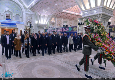 ادای احترام روسای پزشکی قانونی کشورهای اسلامی به مقام شامخ حضرت امام(س)