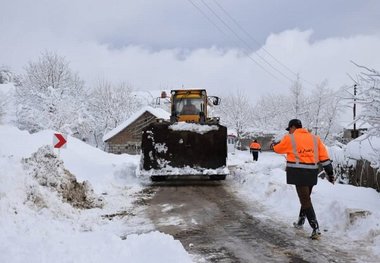 ۵۰درصد راه های روستای گیلان مسدود است  بازگشایی کامل تا ۲روز دیگر