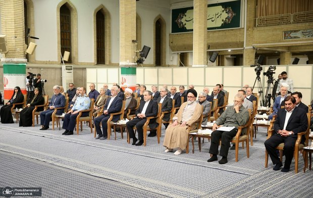 لاریجانی: هدف ما این است که شرایط آسایش مردم و امنیتشان بهتر شود/ خطیب: آنچه را که دیدید تازه شروع کار است و امیدواریم مردم ما شاهد باقی دستاوردهای از ربایش اطلاعاتی به دست آمده باشند/ عراقچی: رسانه ها مردم را از تبعات اقتصادی مکانیزم ماشه نترسانند