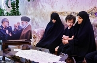 قالیباف در منزل شهید شادمانی (10)