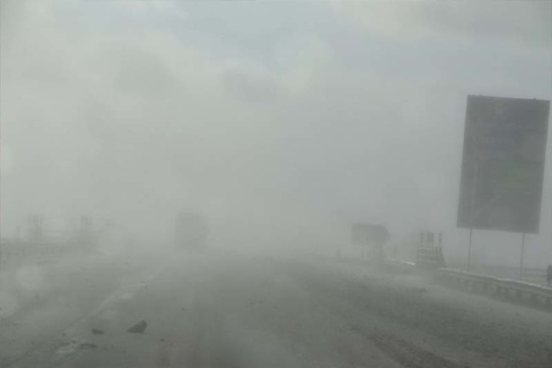 بارش برف و مه غلیظ پدیده غالب در جاده های زنجان است