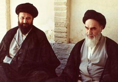 الحوار بین الامام الخمینی ونجله
