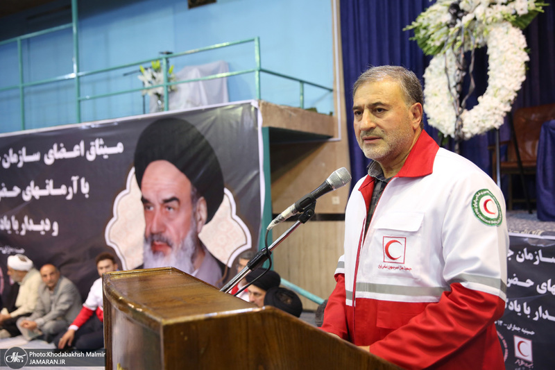 تجدید میثاق جمعی از جوانان هلال احمر با آرمان های حضرت امام خمینی (س)