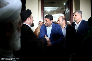 حاشیهتجدید میثاق رئیس و جمعی از نمایندگان مجلس شورای اسلامی با آرمان‌های امام خمینی(س)