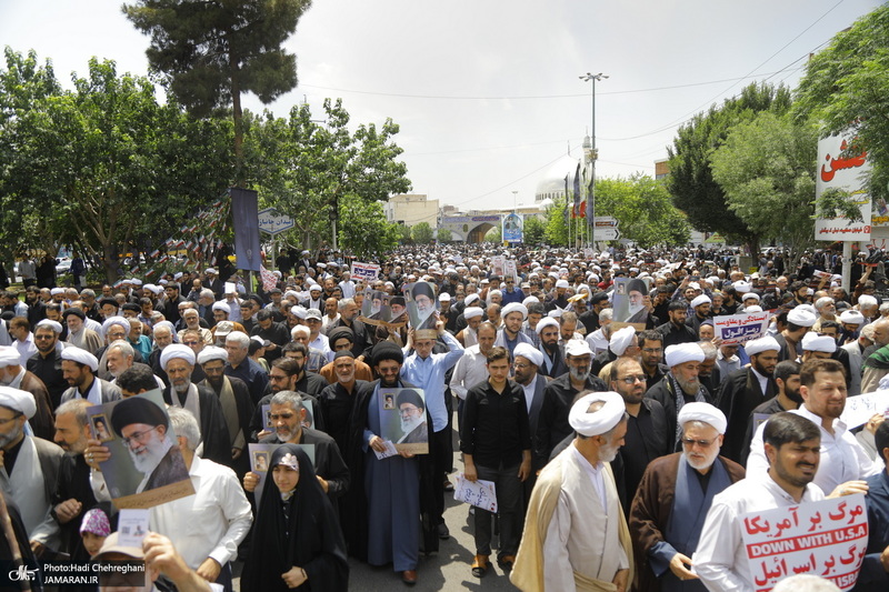 راهپیمایی نمازگزاران قمی در حمایت از مردم غزه