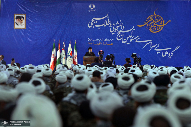 گردهمایی سراسری بسیج دانشجویی و طلاب در حرم مطهر امام خمینی (س) - 1