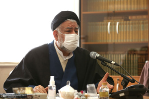 نشست هم اندیشی سرپرست موسسه تنظیم و نشر آثار امام خمینی(ره) با مدیران دفتر نمایندگی قم