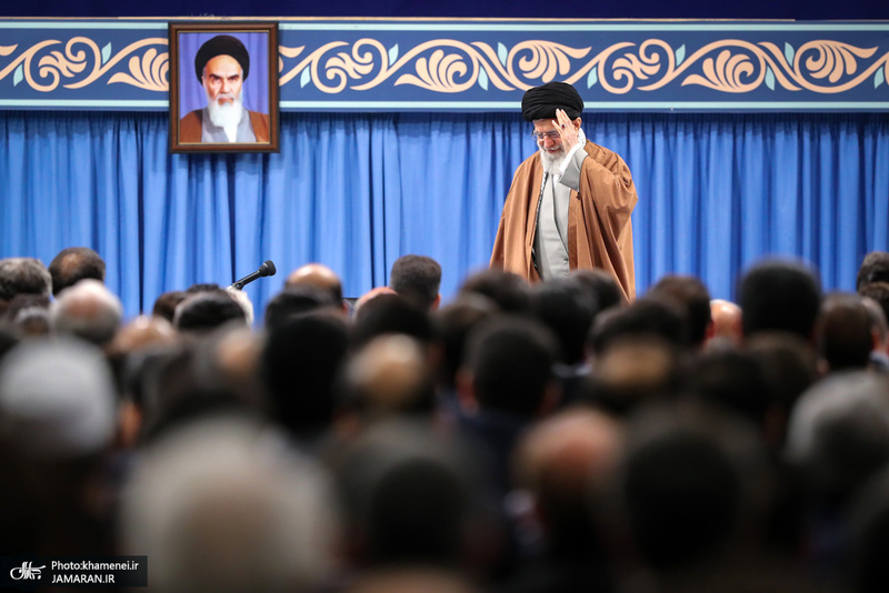 دیدار جمعی از تولیدکنندگان، کارآفرینان و فعالان اقتصادی با رهبر معظم انقلاب