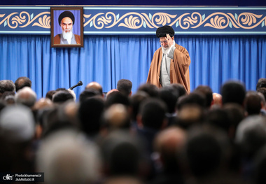 دیدار جمعی از تولیدکنندگان، کارآفرینان و فعالان اقتصادی با رهبر معظم انقلاب