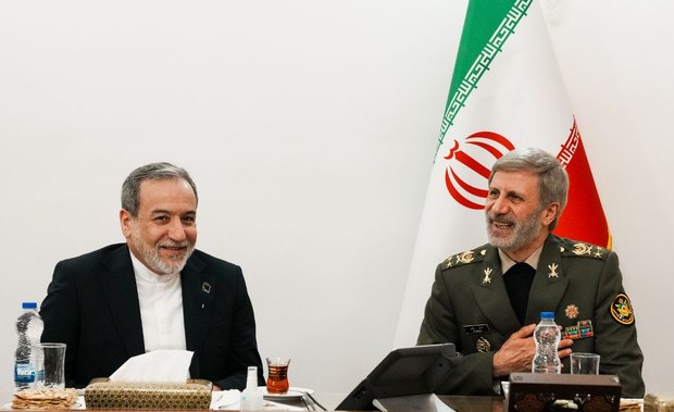 فرمانده کل ارتش: دشمن در صورت خطا با پاسخی فراتر از انتظار مواجه می‌شود