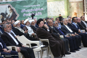 تجدید میثاق رئیس و جمعی از نمایندگان مجلس شورای اسلامی با آرمان‌های امام خمینی(س)-2