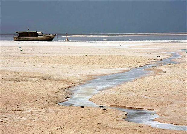 تراز دریاچه ارومیه 27 سانتی متر کاهش یافته است