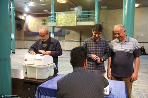 حضور سید حسن خمینی در دور دوم انتخابات مجلس شورای اسلامی