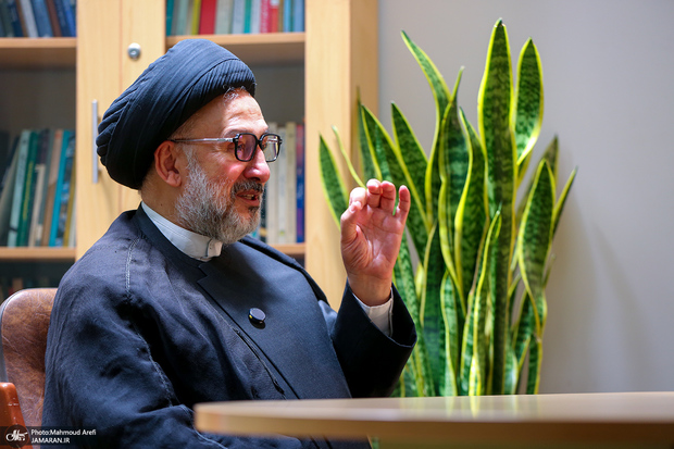  روایت ابطحی از یک نامه اطلاعاتی که رهبر شهید به سید محمد خاتمی دادند