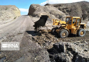 راه ارتباطی ۱۵ روستای سیل زده معمولان بازگشایی شد