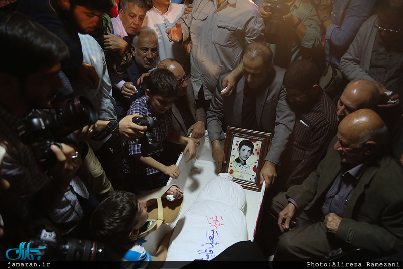 وداع با پیکر مطهر شهید امیر‌سعید قاسمی در امامزاده صالح(ع) فرحزاد 