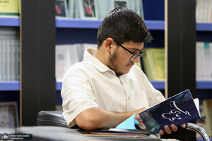 غرفه موسسه تنظیم و نشر آثار امام خمینی (س) در سی و پنجمین نمایشگاه کتاب تهران- 2