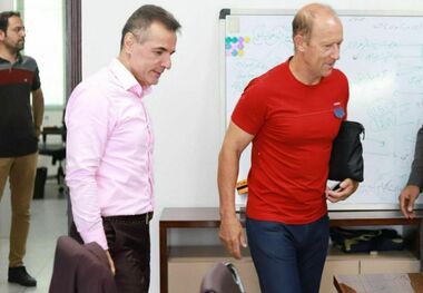 انصاری فرد به دنبال یورو برای سرمربی پرسپولیس
