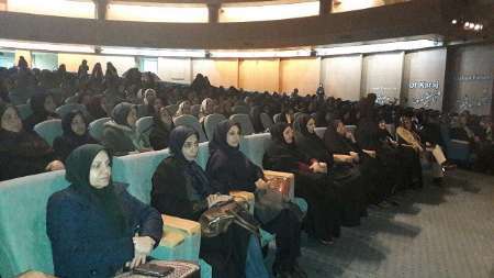 زنان ایرانی توانایی پذیرفتن مسئولیت های بزرگ در کشور دارند