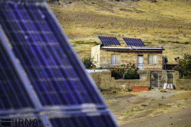 120سامانه برق خورشیدی بربام منازل مددجویان شیرازنصب شد