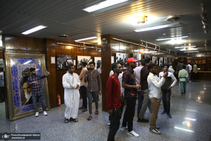 بازدید جمعی از طلاب خارجی جامعه المصطفی (ص) العالمیه از بیت امام خمینی (س) در جماران