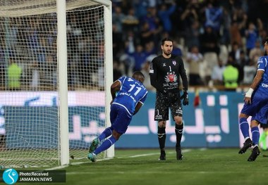 حقیقی: شعارهای استقلالی ها مهم نیست