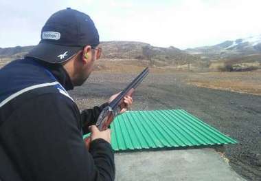 شکارچی سنندجی برای ممانعت از شکار جانداران، سایت تیراندازی به اهداف پروازی احداث کرد