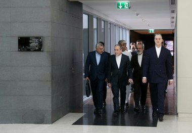 احوالپرسی دیپلماتیک ویتکاف و کوشنر با عراقچی در حاشیه مذاکرات هسته‌ای