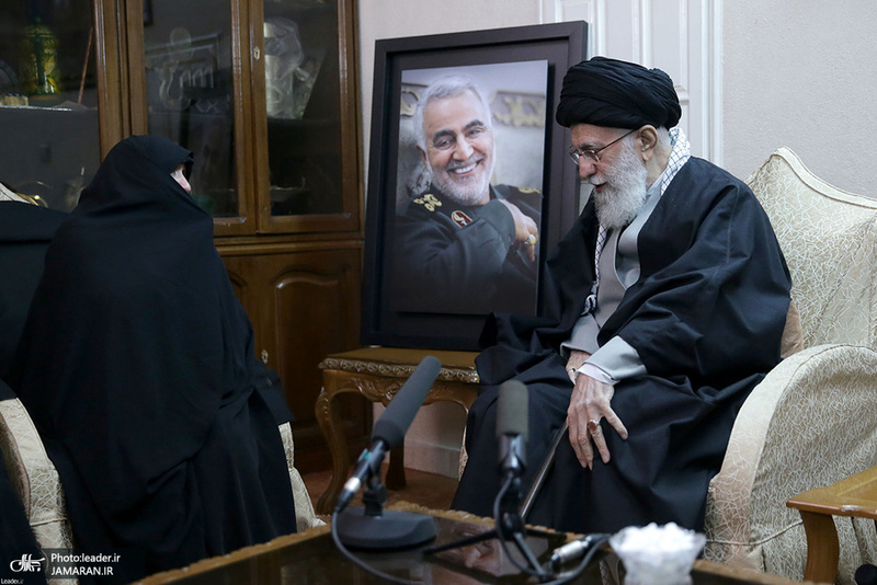 حضور رهبر معظم انقلاب اسلامی در منزل شهید حاج قاسم سلیمانی