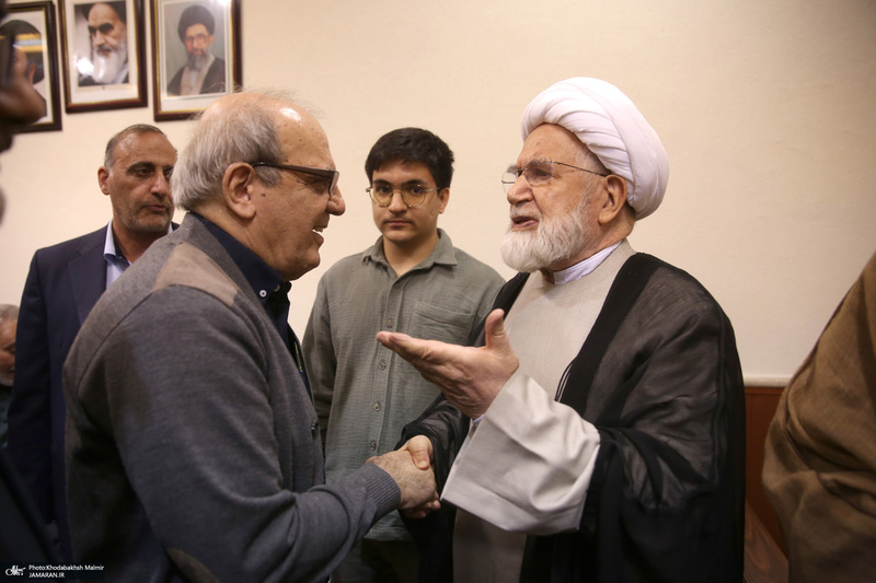دیدار مهدی کروبی با سید حسن خمینی و جمعی از فعالان سیاسی