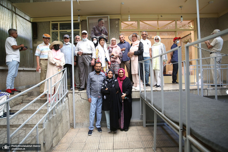 بازدید جمعی از گردشگران خارجی از بیت امام خمینی در جماران‎‎