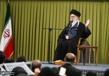 رهبر انقلاب اسلامی در پیام تلویزیونی خطاب به ملت ایران: روز ۲۲ بهمن دشمن را مأیوس کنید