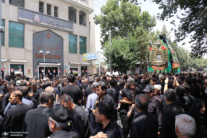 مراسم عزاداری و نخل گردانی روز عاشورا در خمین